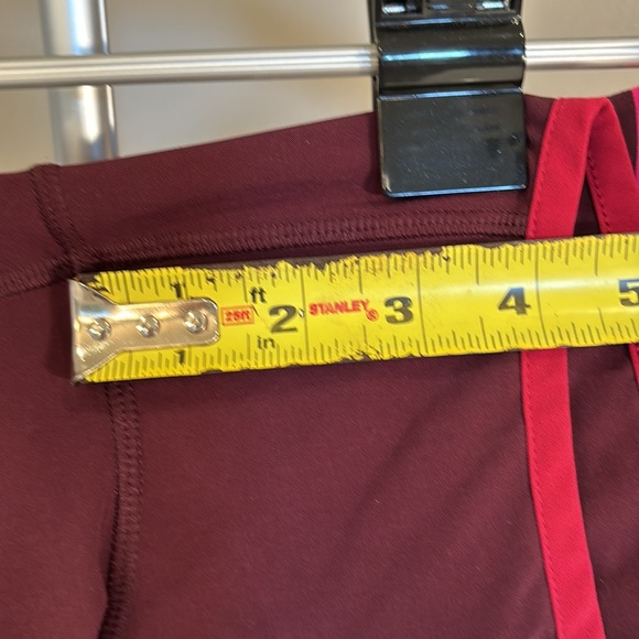 Lululemon Speed Up Low-Rise Lined Short. Size 6. - Picture 6 of 6